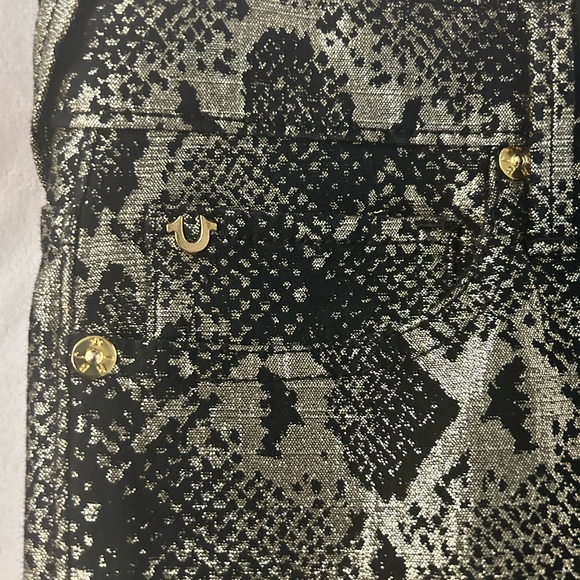 True Religion Halle Mid Rise Python Super Skinny stretchable Pants Women’s sz 28 - Picture 6 of 11